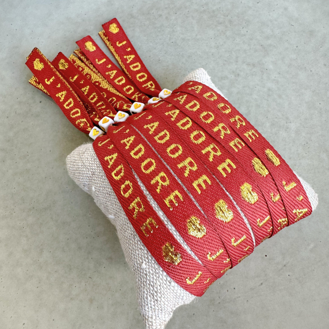 Armband mit Bändern J&