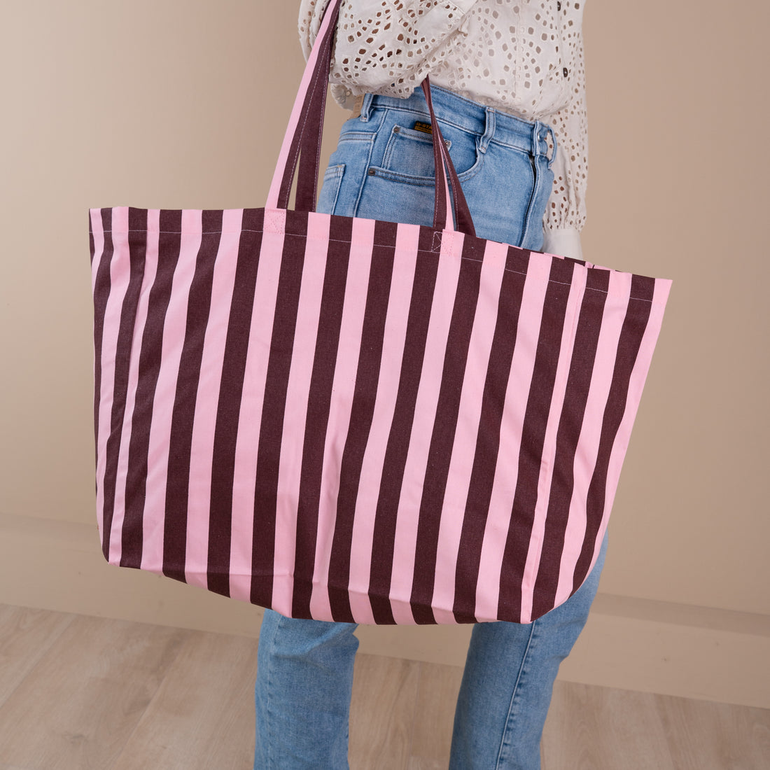 Beach Shopper | Chocolate - Candy Pink