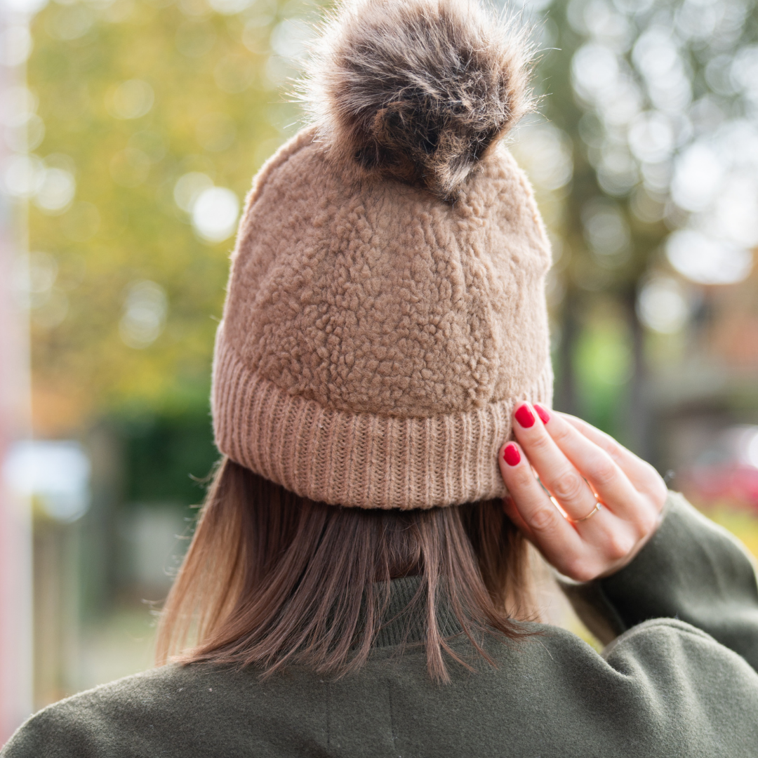 LOT83 | Hat Sophie Black