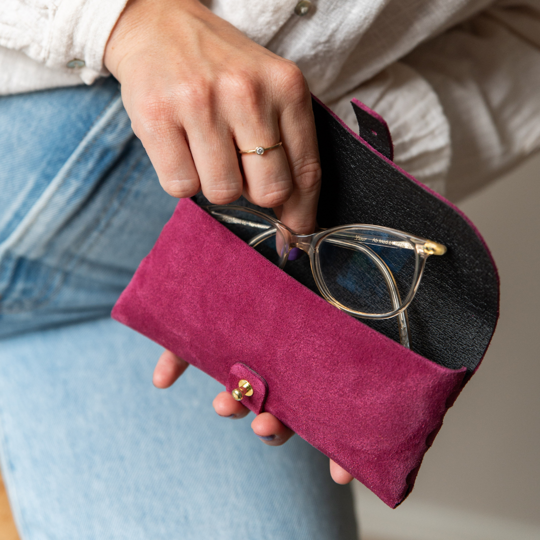 Glasses case leather apple green