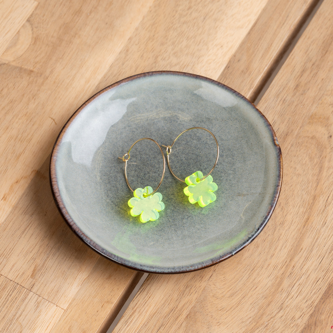 Oorbellen Hoops Lume Charms | Klaver Neon Geel