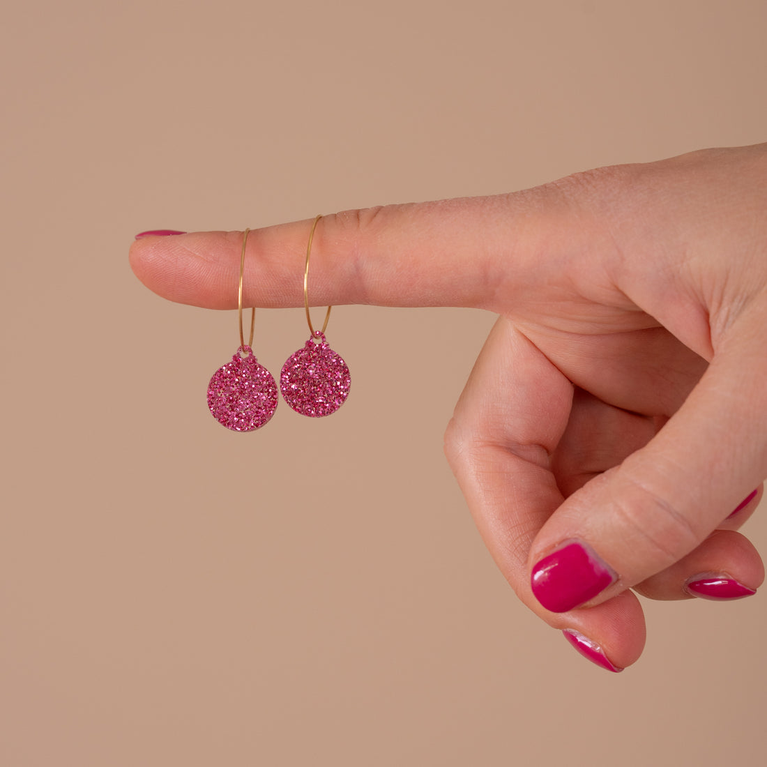 Oorbellen Hoops Lume Charms Glitter | Kerstbal Magenta